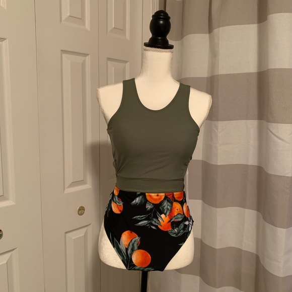 Cupshe green and black one piece bathing suit - Picture 3 of 5